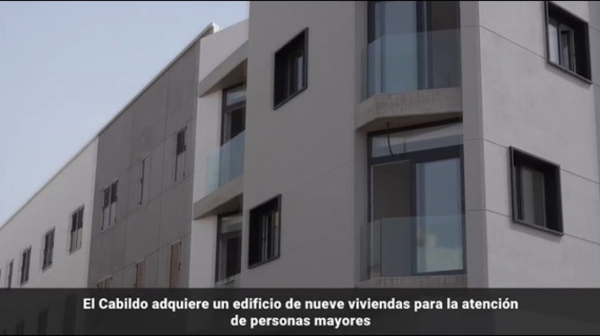 El Cabildo compra nueve viviendas en Arrecife para crear una residencia para mayores dependientes