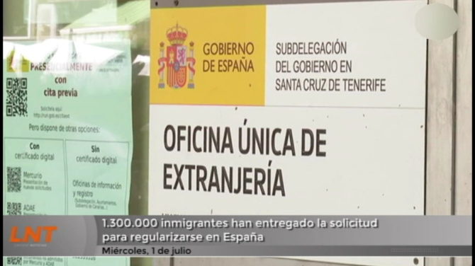 1.300.000 inmigrantes han entregado la solicitud para regularizarse en España 1.300.000 inmigrantes han entregado la solicitud para regularizarse en España