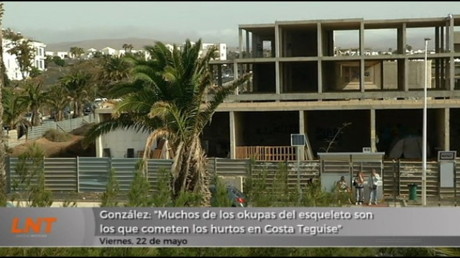 "Muchos de los okupas del esqueleto son los que cometen los hurtos en Costa Teguise"