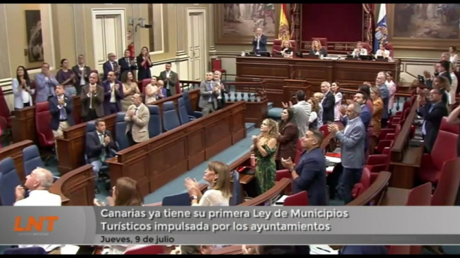 Canarias ya tiene su primera Ley de Municipios Turísticos impulsada por los ayuntamientos Canarias ya tiene su primera Ley de Municipios Turísticos impulsada por los ayuntamientos