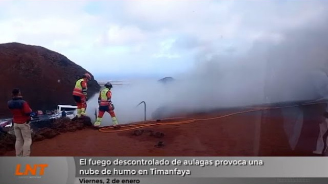 El viento aviva y descontrola la quema de aulagas en Las Montañas del Fuego