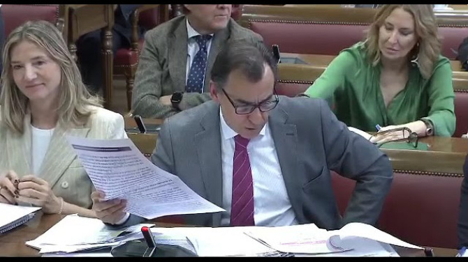 Acusan a Zapatero de cobrar miles de euros por informes hechos con "corta y pega" Acusan a Zapatero de cobrar miles de euros por informes hechos con "corta y pega"