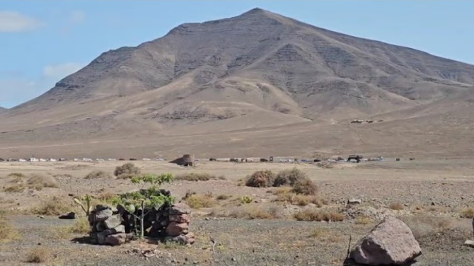Cientos de coches van desde primera hora a Papagayo